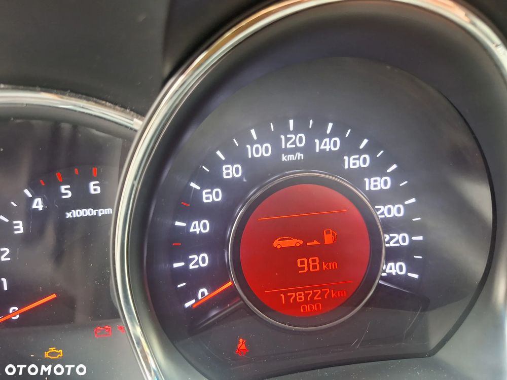 Kia Ceed - 30