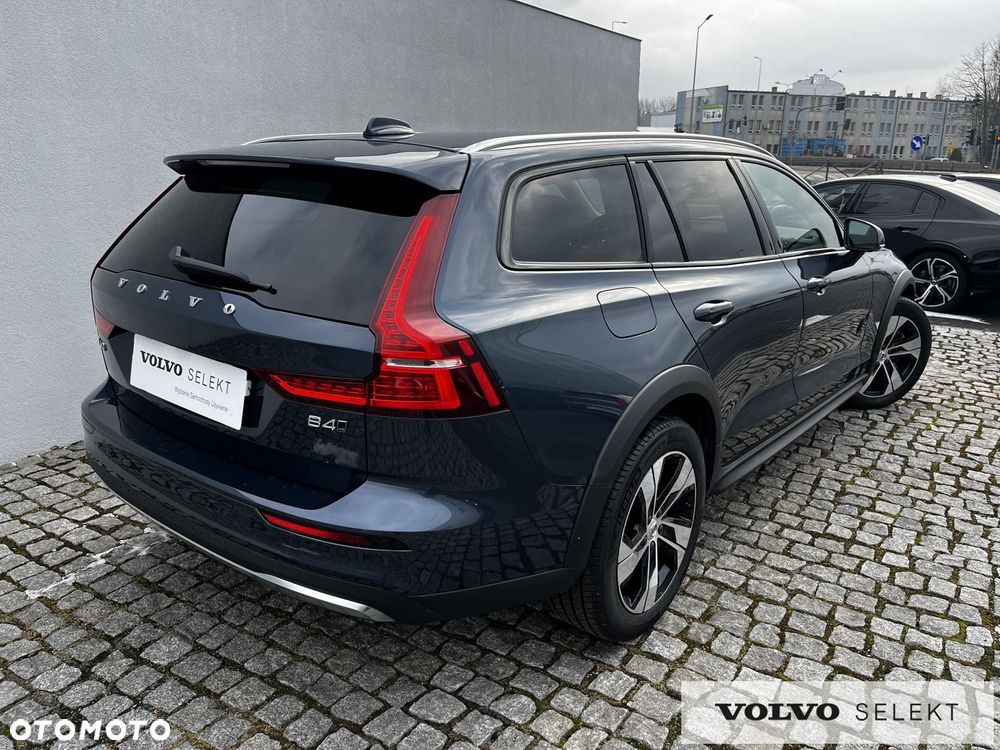 Volvo V60 Cross Country - 8