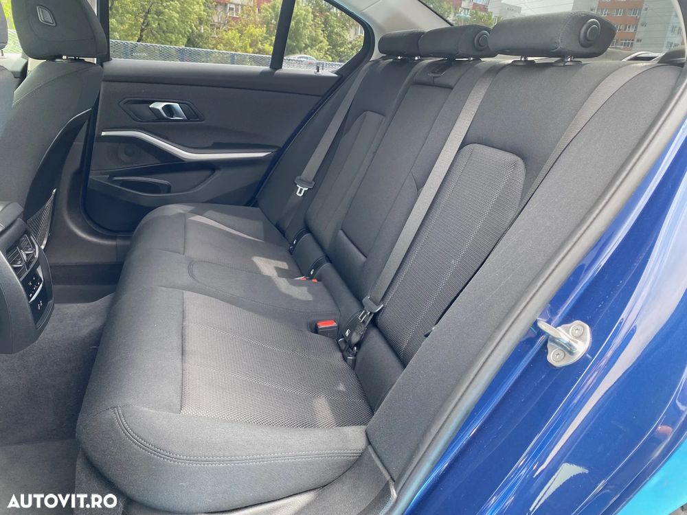 BMW Seria 3 318d Aut. Advantage - 26