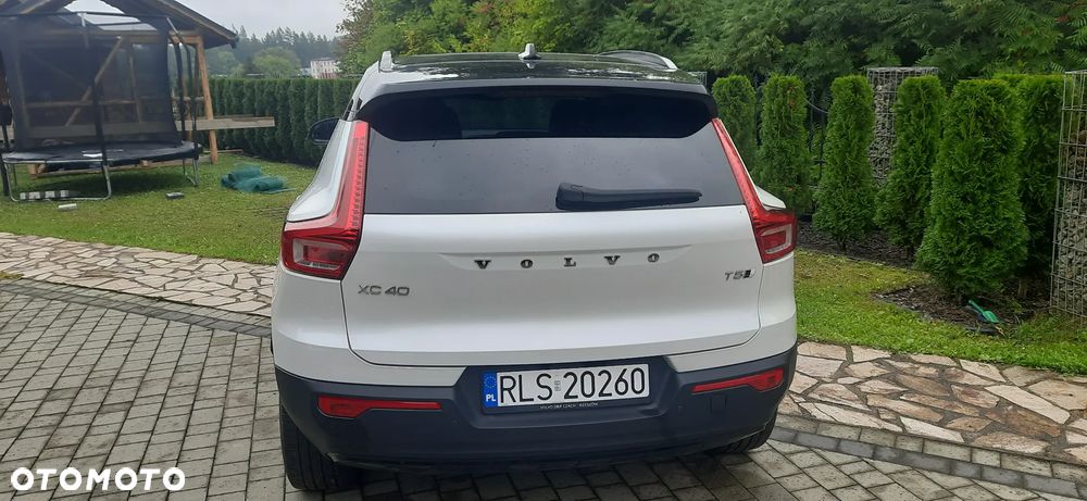 Volvo XC 40 T5 AWD R-Design - 3