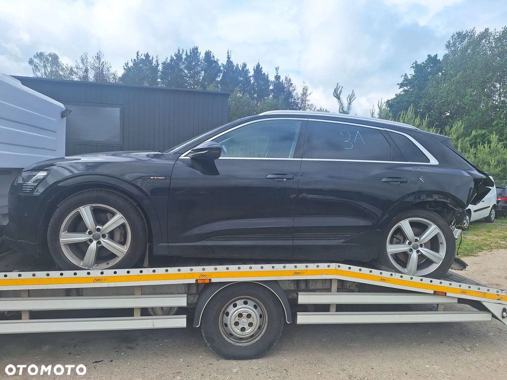 Audi e-tron - 4