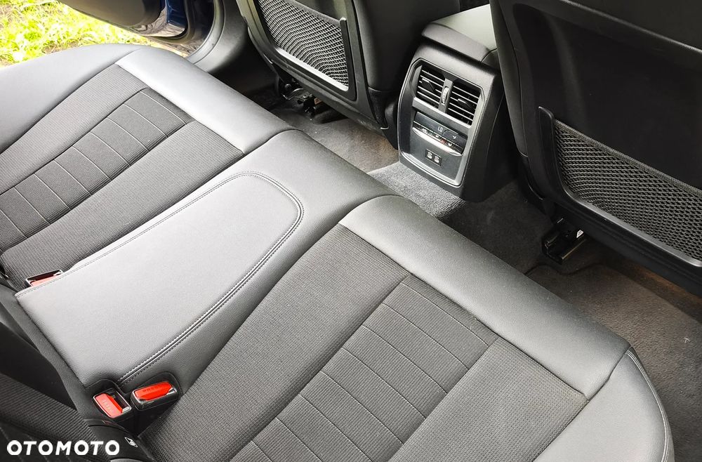 BMW Seria 3 330e PHEV xDrive - 11