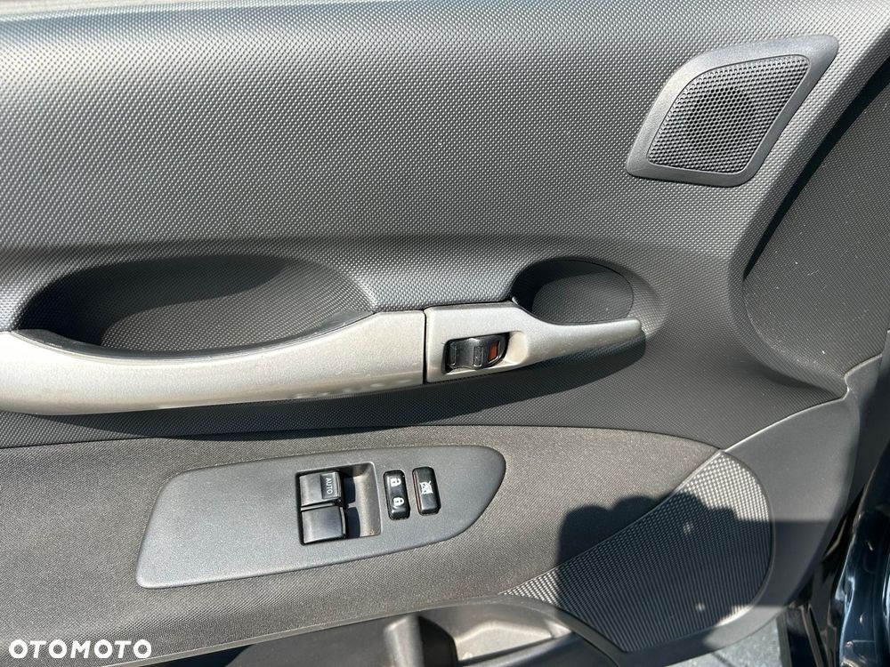 Toyota Auris 1.33 VVT-i Terra - 25