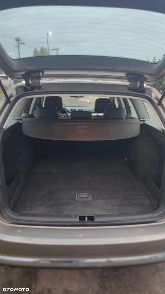 Volkswagen Passat 2.0 TDI Comfortline - 14