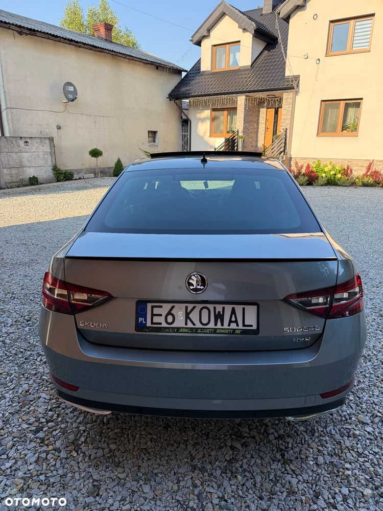 Skoda Superb 2.0 TDI SCR 4x4 Sportline DSG - 5
