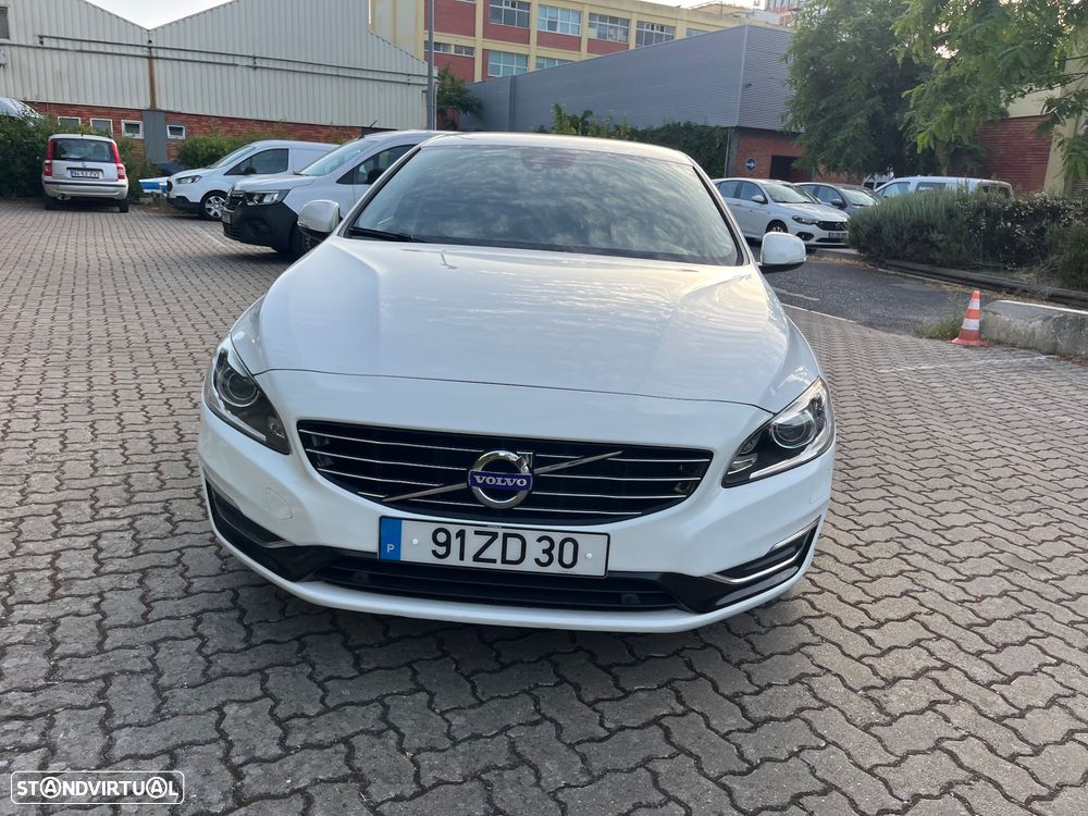 Volvo V60 D6 Plug-In-Hybrid AWD Geartronic Pure Limited - 3