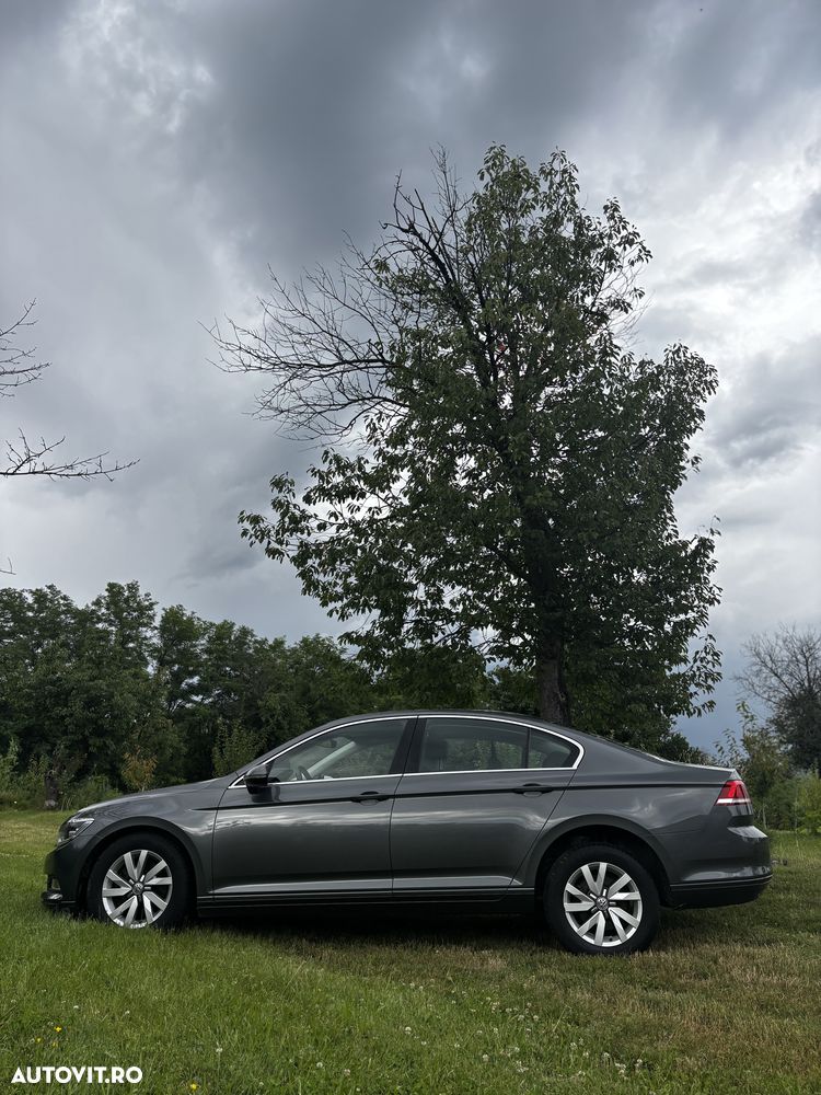 Volkswagen Passat 2.0 TDI Comfortline - 12