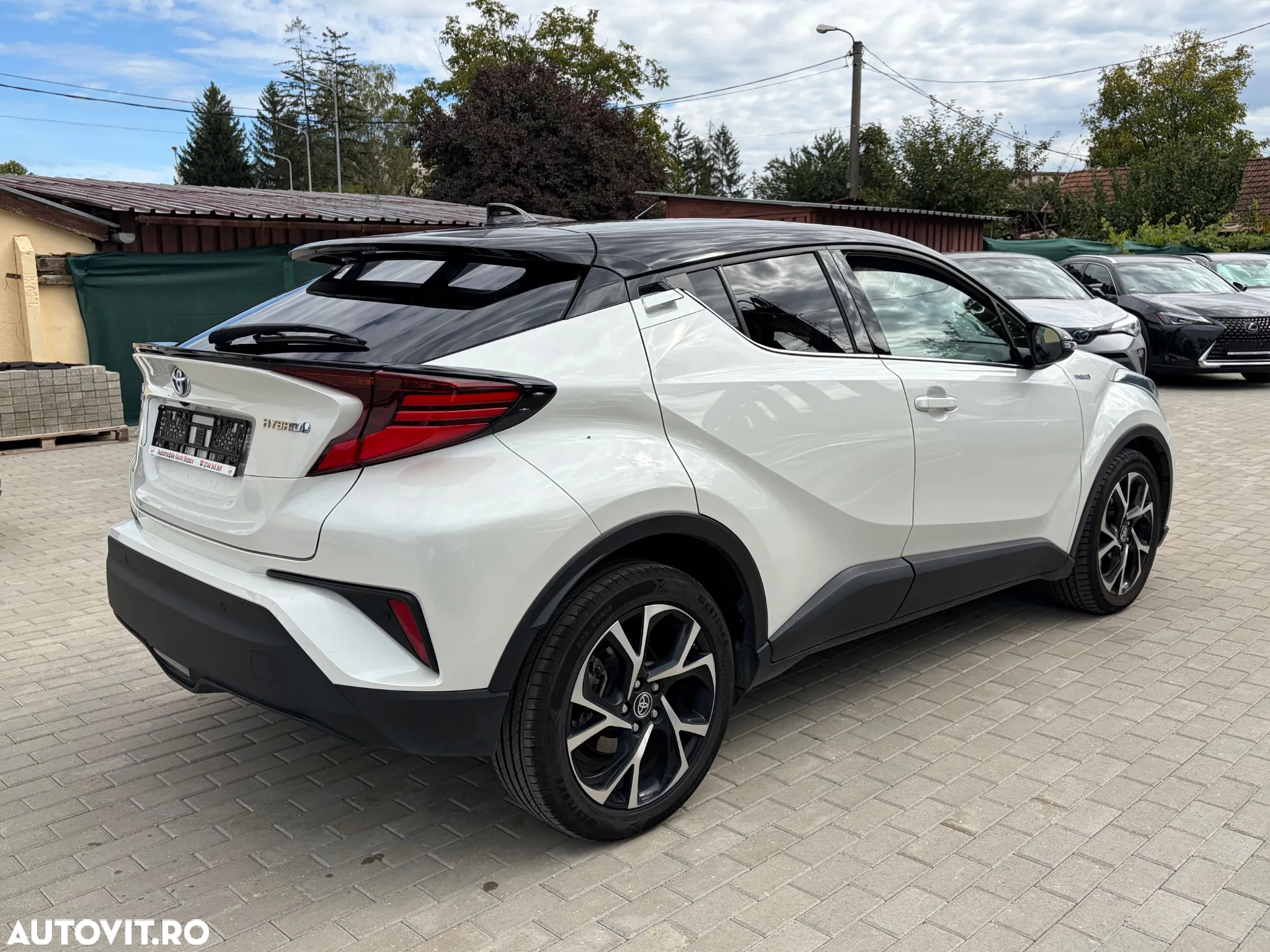 Toyota C-HR Hybrid Lounge - 13