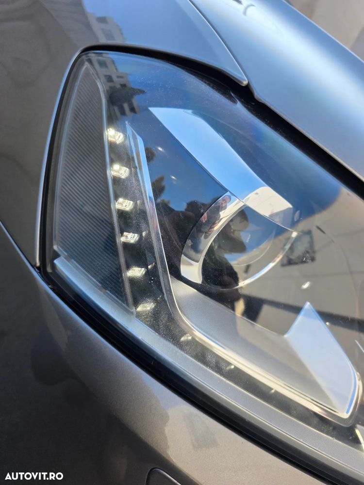 Volkswagen Passat Variant 2.0 TDI BlueMotion Technology DSG Comfortline - 8