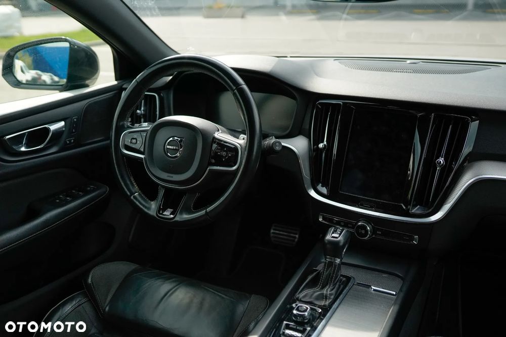 Volvo V60 D4 AWD R-Design - 21