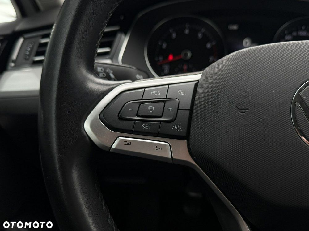 Volkswagen Passat - 19