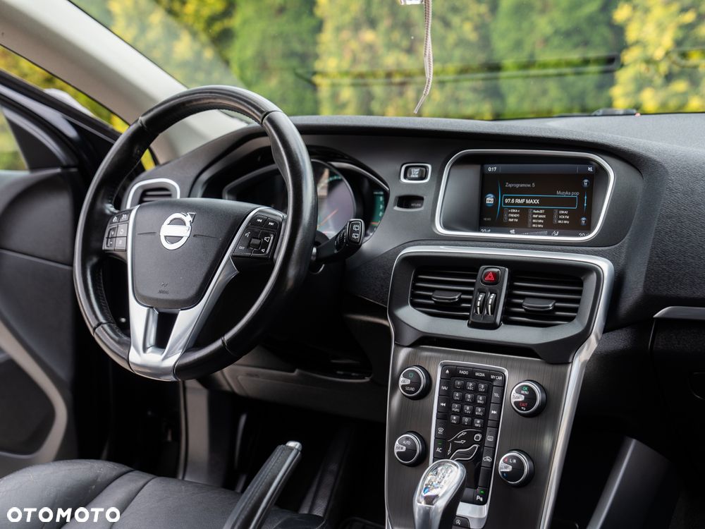 Volvo V40 D3 Geartronic R Design - 28