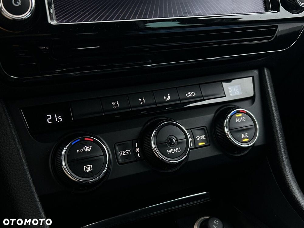 Skoda Superb 2.0 TDI SCR Ambition DSG - 21