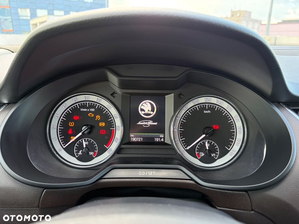 Skoda Octavia 2.0 TDI 4x4 L&K DSG - 13