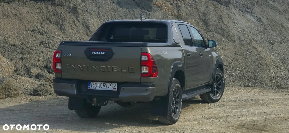 Toyota Hilux 2.8 D-4D Double Cab Invincible 4x4 - 5