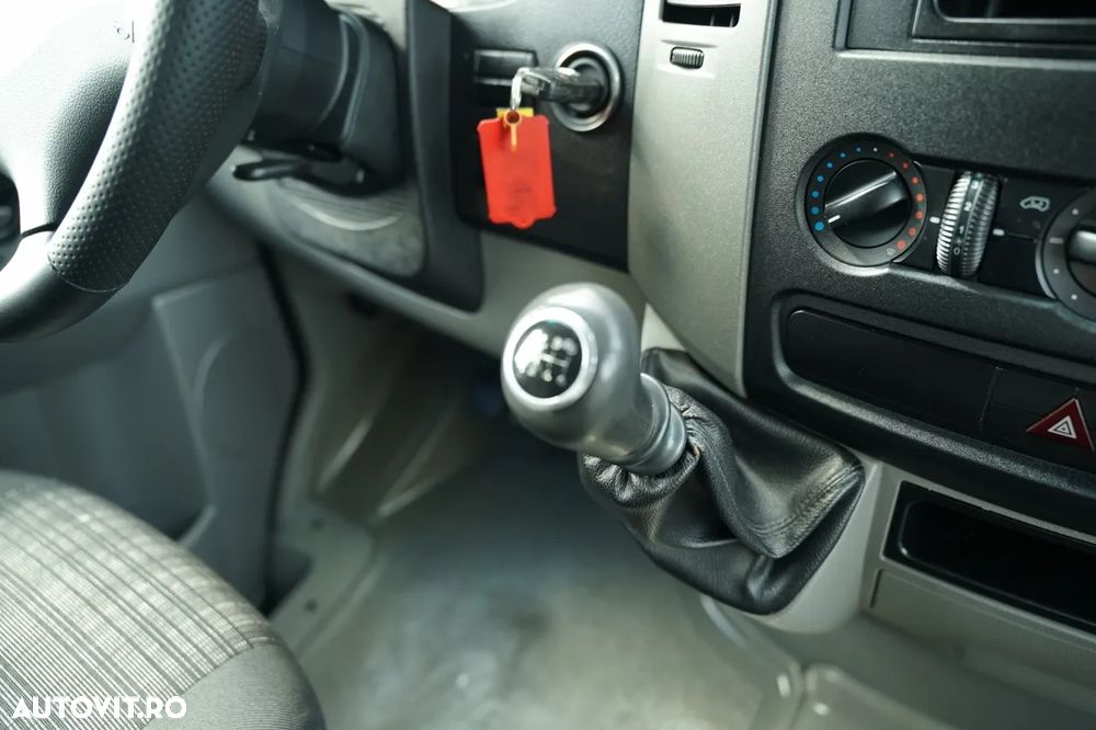 Mercedes-Benz / SPRINTER 310 CDI / CARTER CU 7 LOCURI / MANUALĂ / TABLĂ AUTO / PANEL - 28