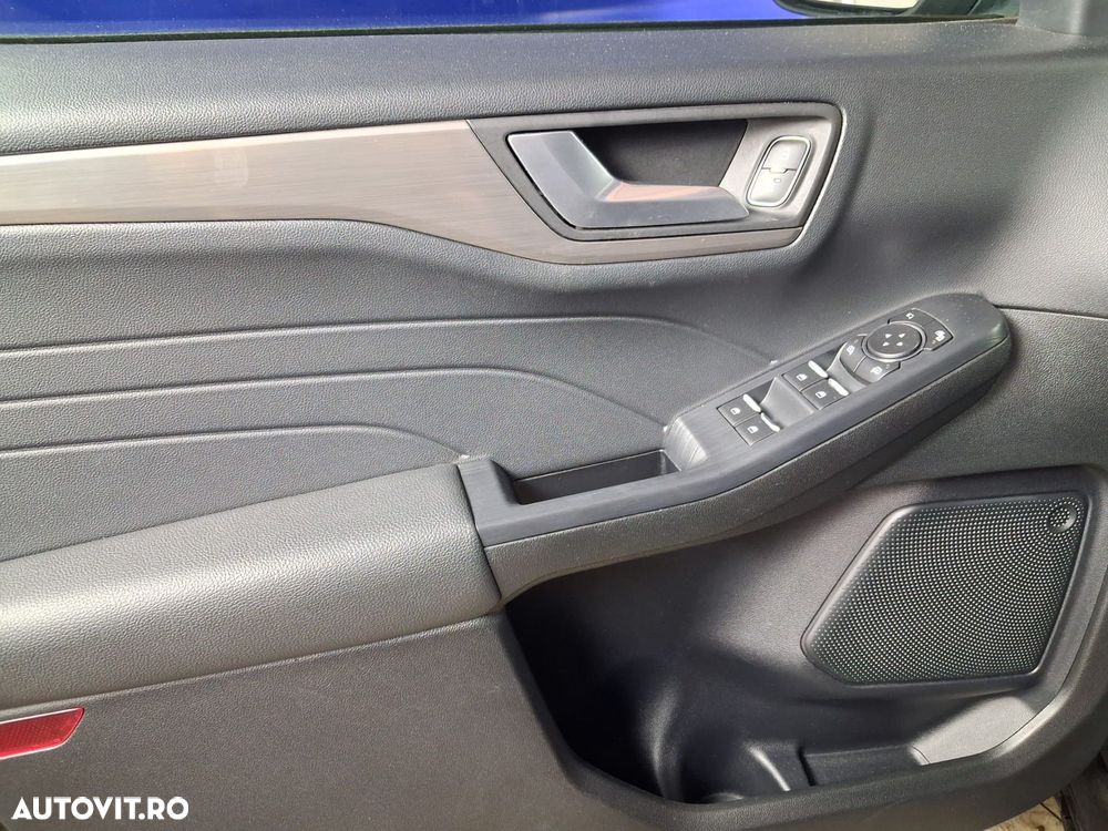 Ford Kuga - 10