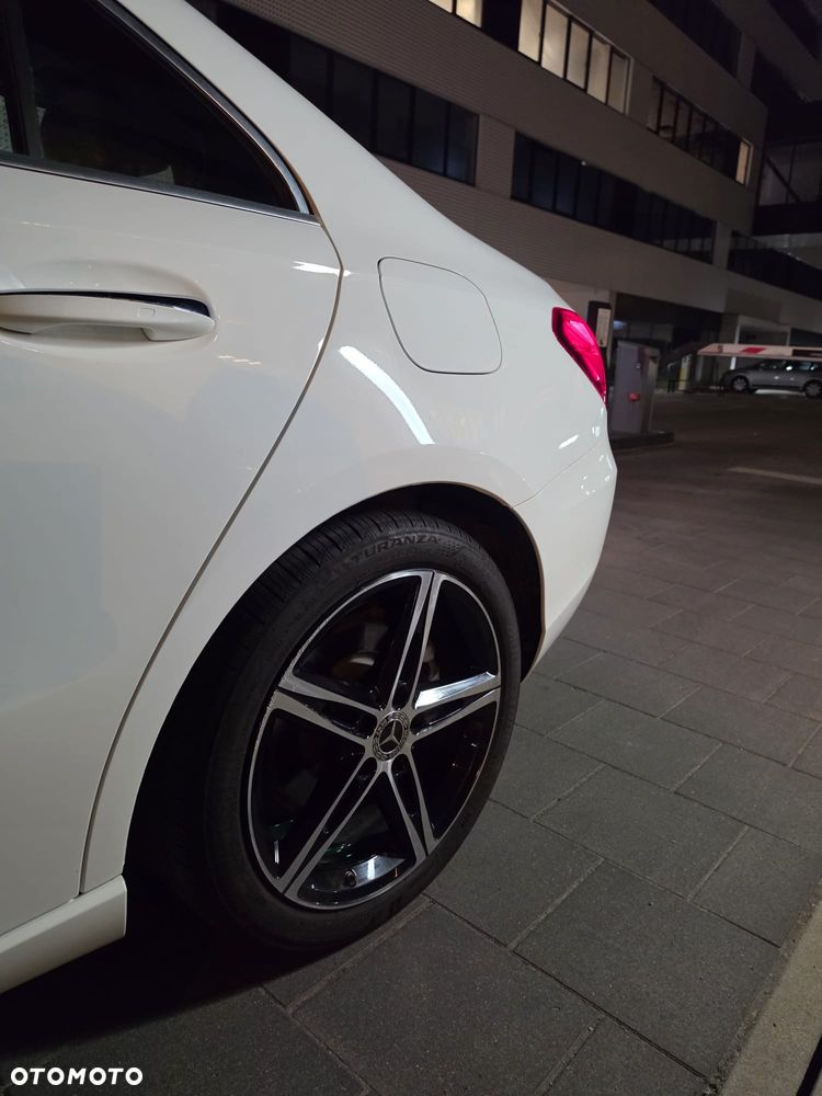 Mercedes-Benz Klasa A 220 4Matic 7G-DCT Progressive - 14