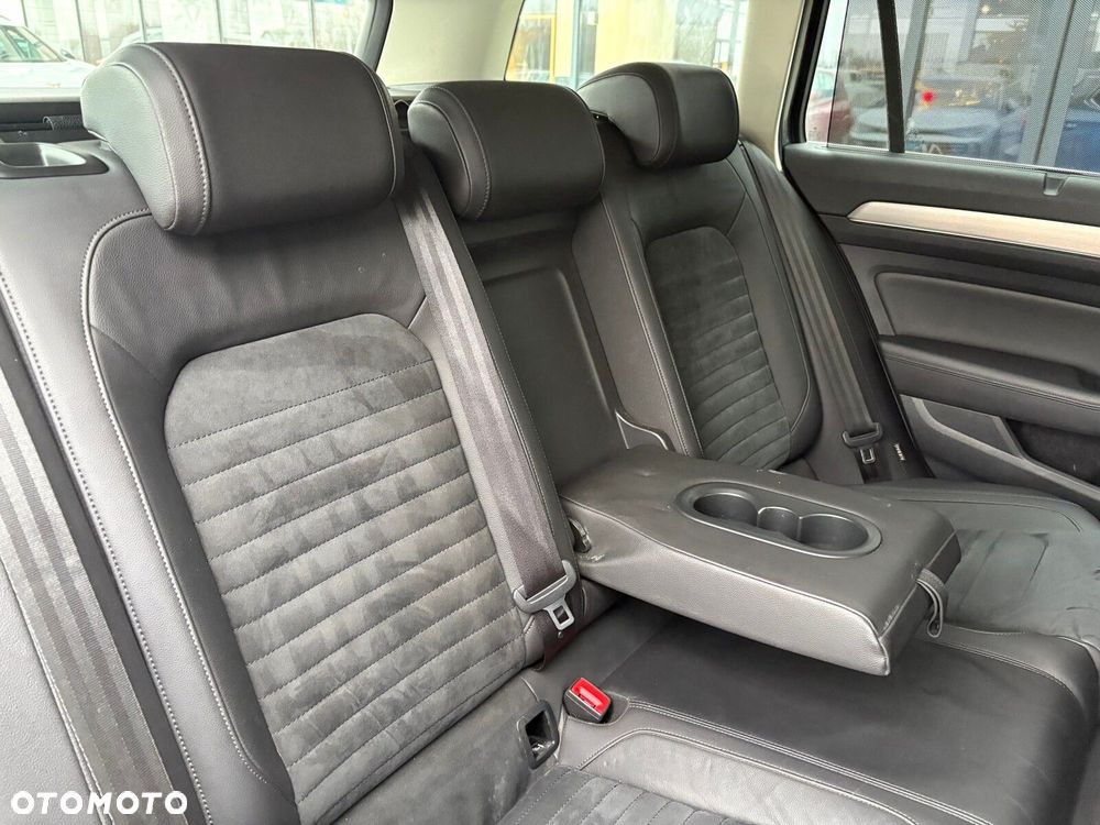 Volkswagen Passat - 16