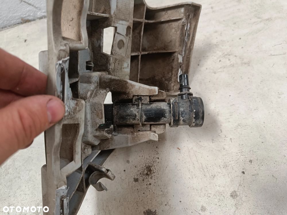 Spryskiwacz Lampy Lewej Skoda Octavia 3 III Uchwyt Lewy 5E0955965 Dysza Reflektora Lewa - 10
