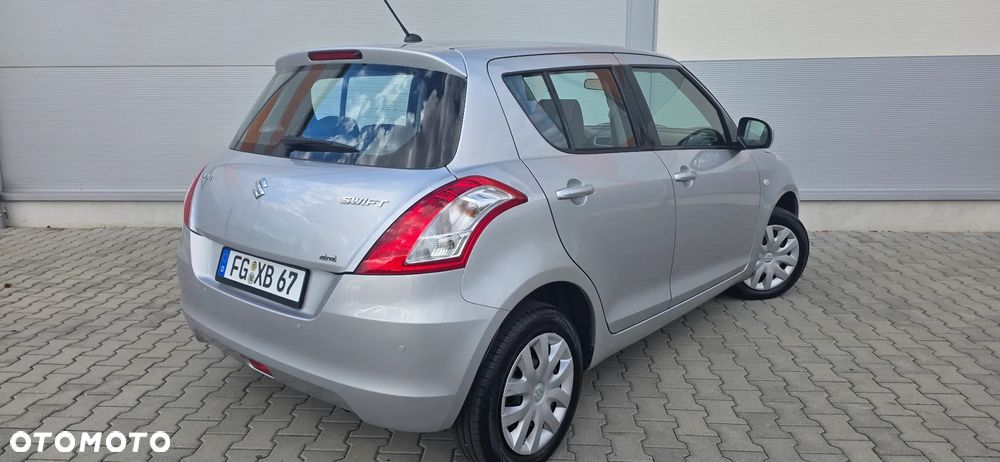 Suzuki Swift 2011 photo 3