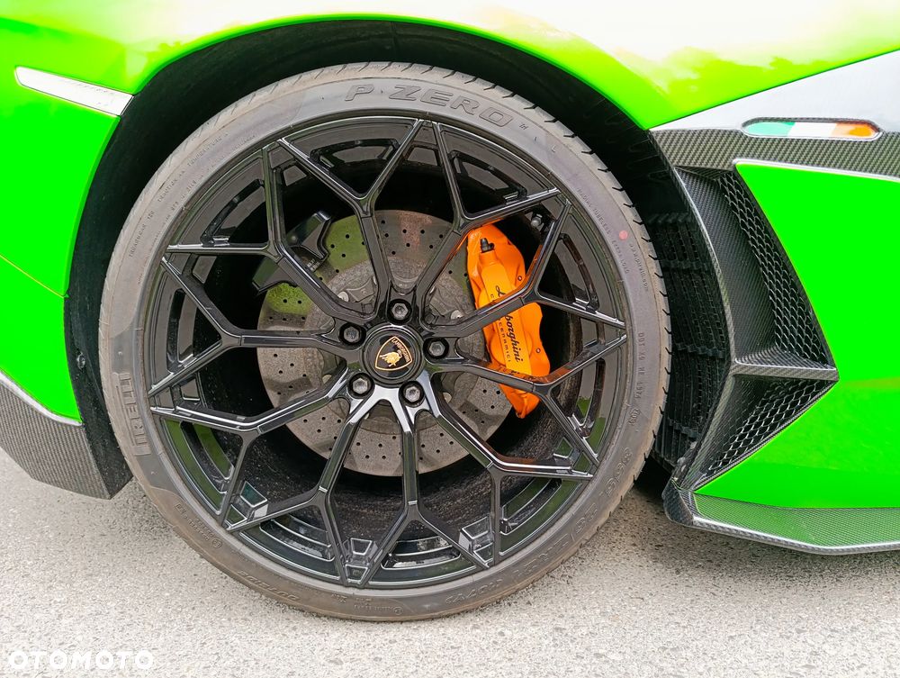 Lamborghini Aventador - 27