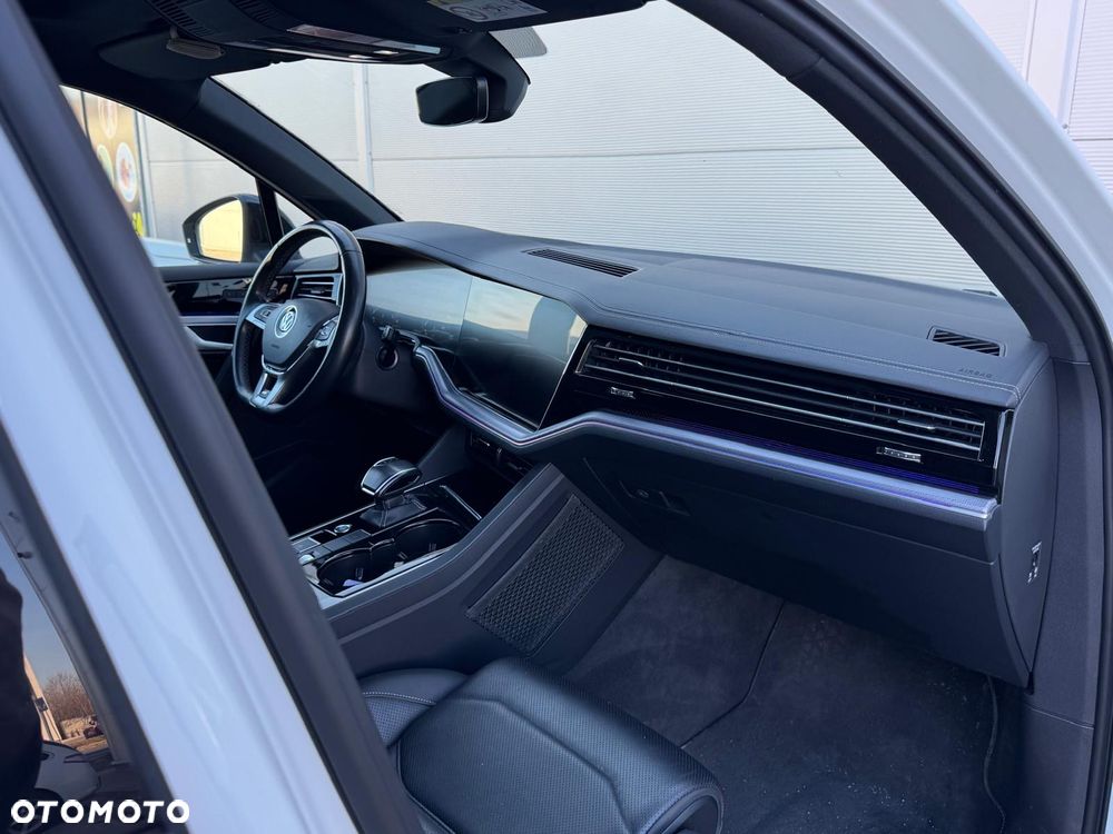 Volkswagen Touareg 3.0 V6 TDI SCR 4Mot R-Line - 10