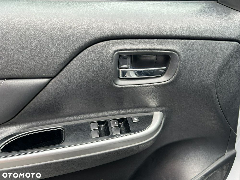 Mitsubishi L200 2.2 d DC Instyle Plus - 25