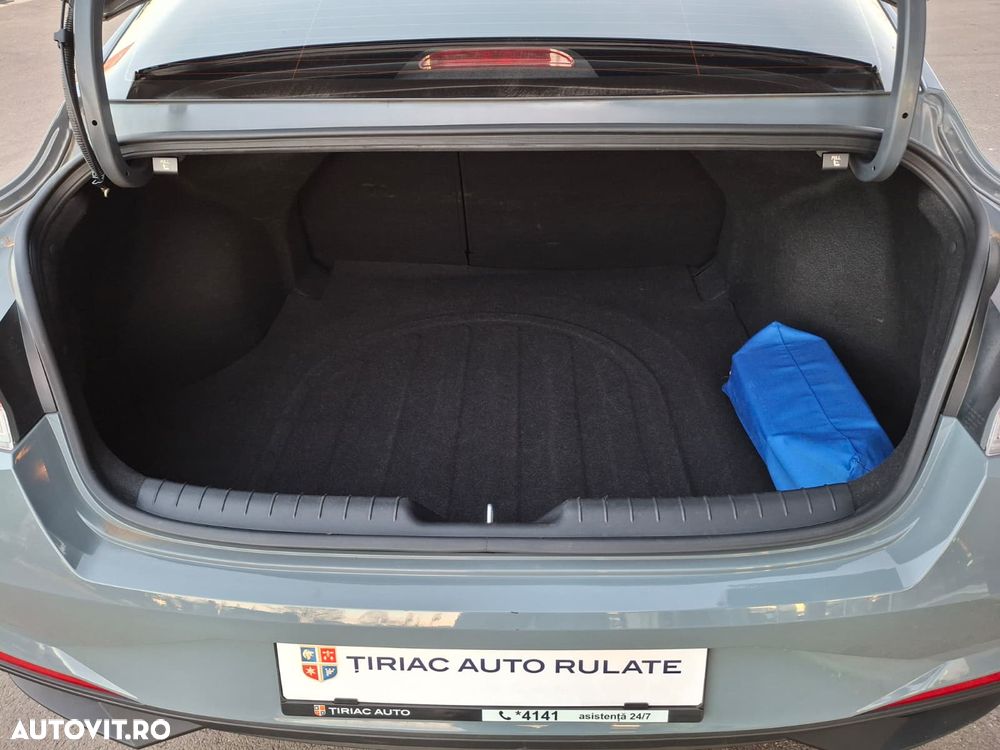 Hyundai Elantra - 20