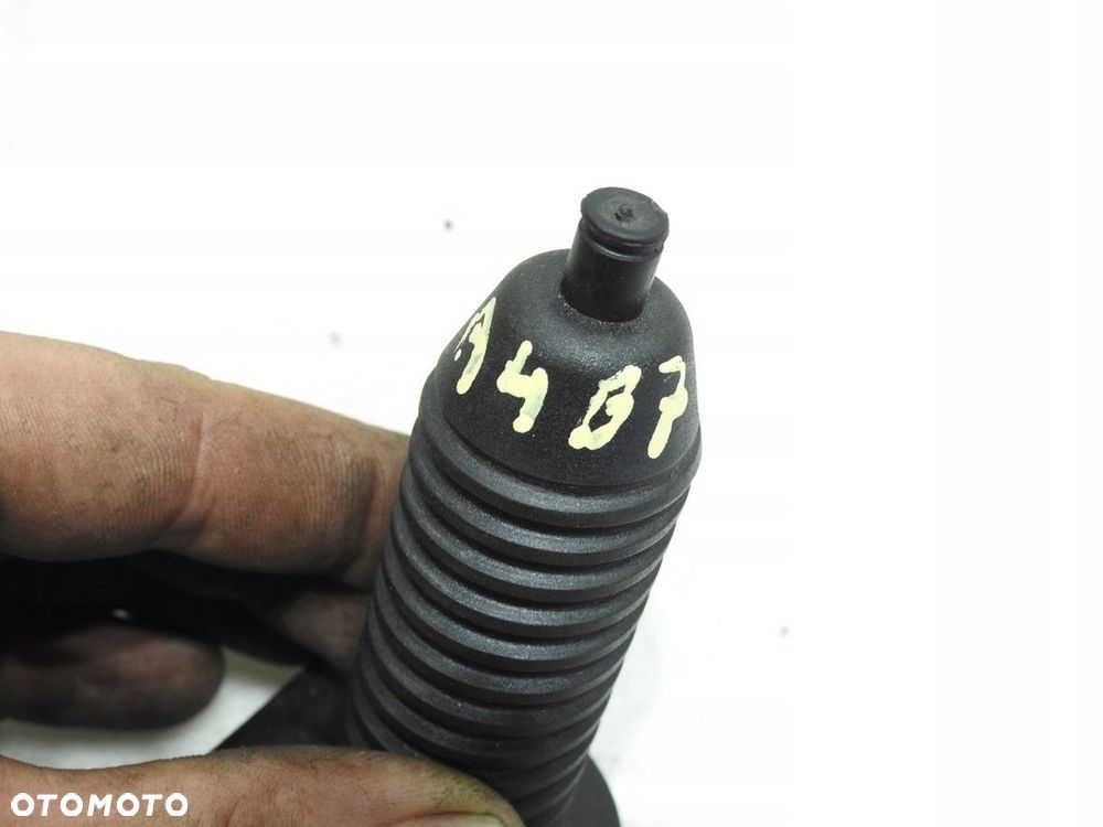 ŚRUBA KOŁA ZAPASOWEGO AUDI A4 B7 - 4