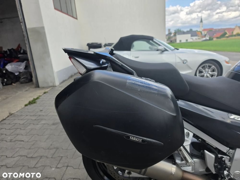 Yamaha FJR - 24