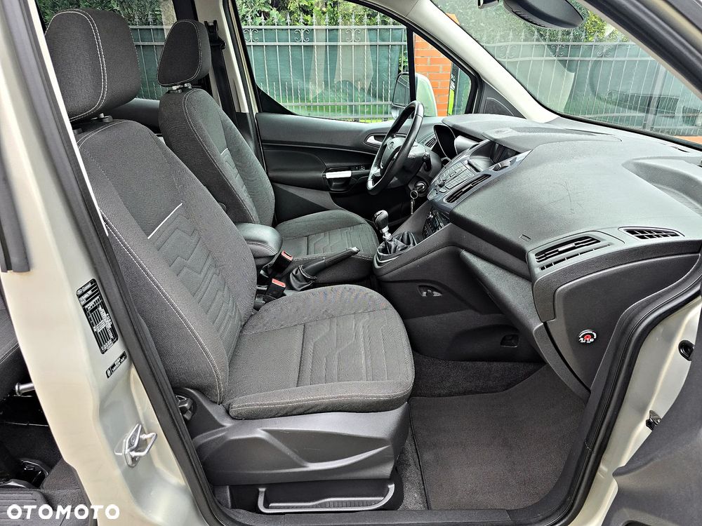 Ford Tourneo Connect Grand - 27