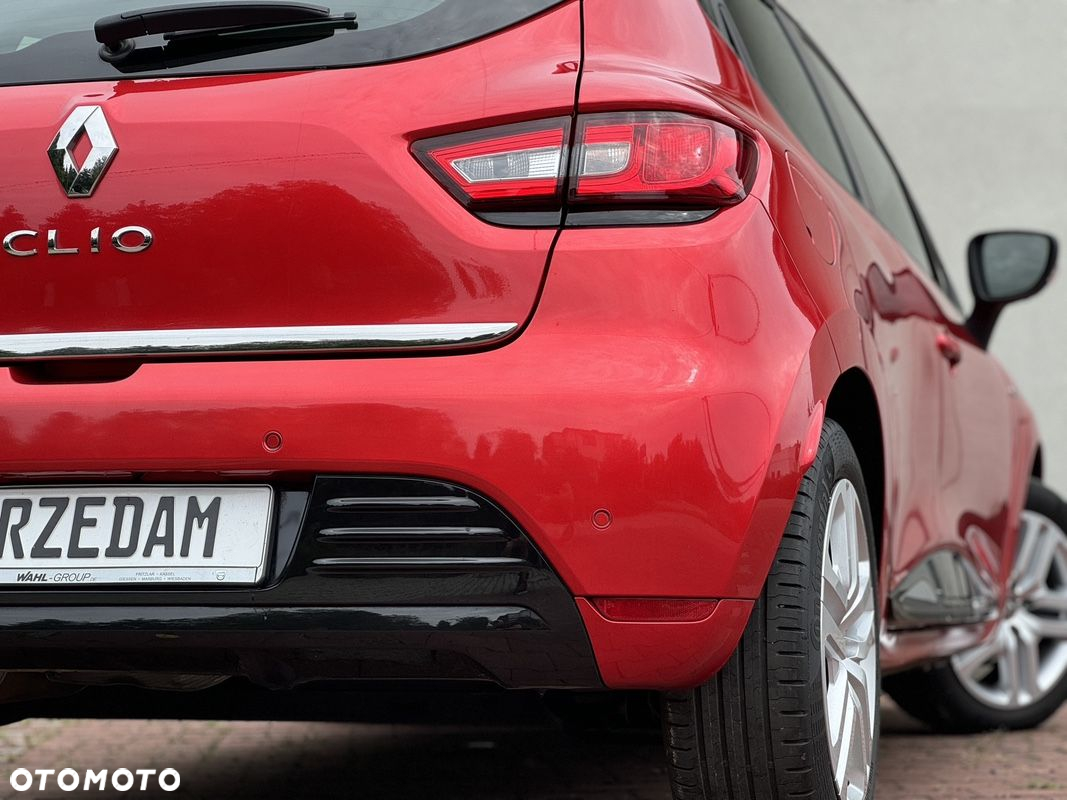 Renault Clio 1.2 16V 75 LIMITED - 24