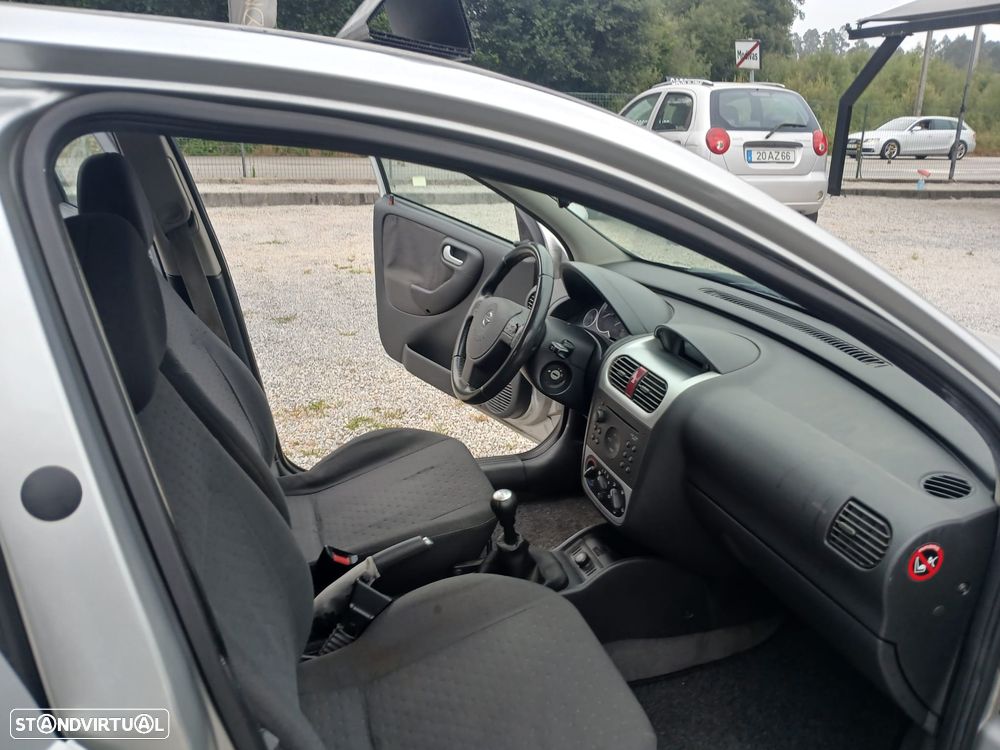 Opel Corsa 1.2 16V Cosmo - 2