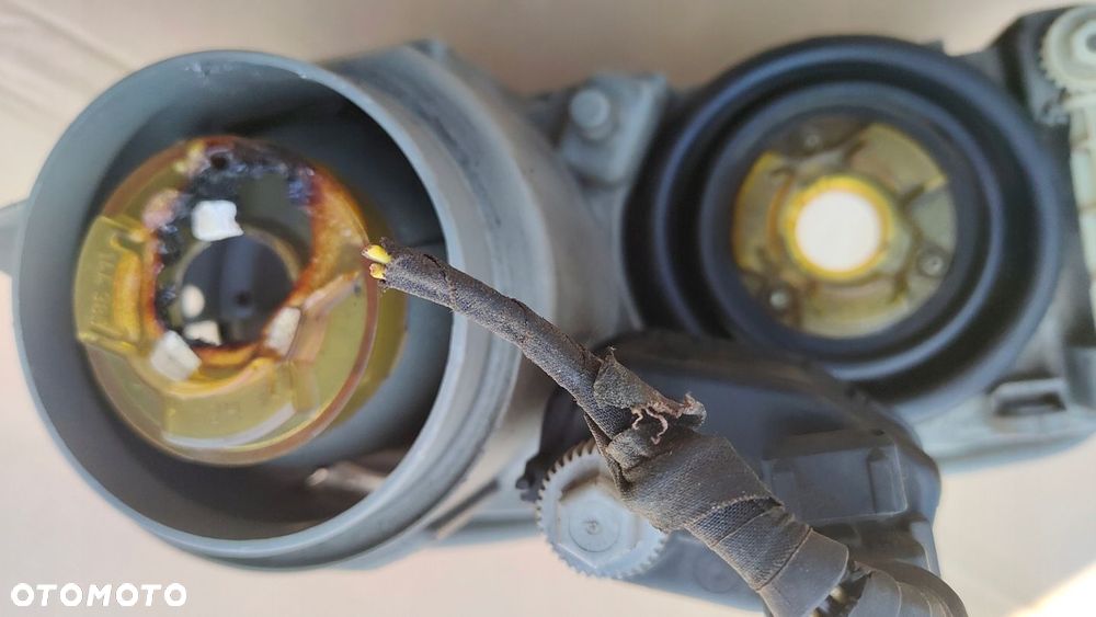 Alfa Romeo GTV Spider lampa prawa.Reflektor. - 10