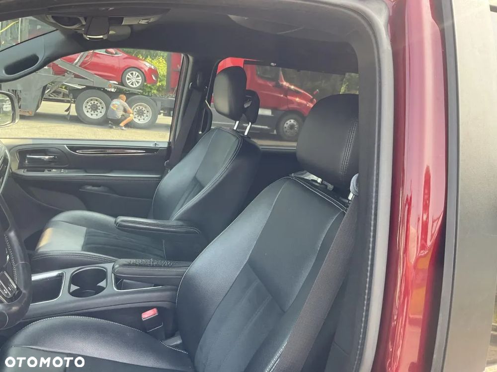 Dodge Grand Caravan 3.6 R/T - 38