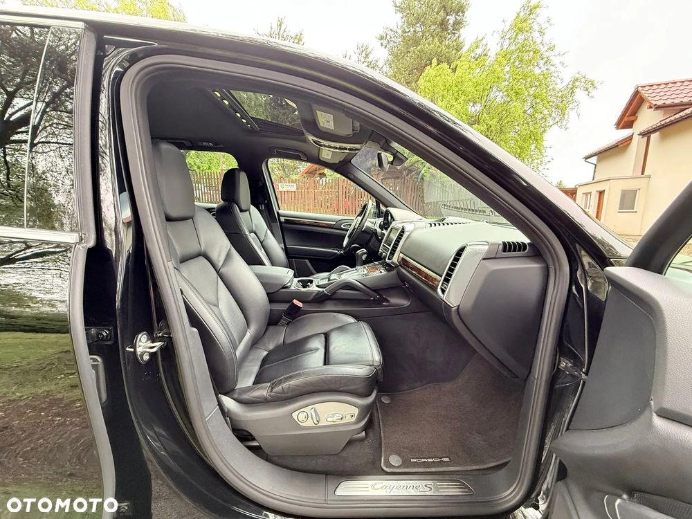 Porsche Cayenne - 26