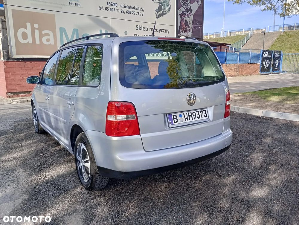 Volkswagen Touran - 5