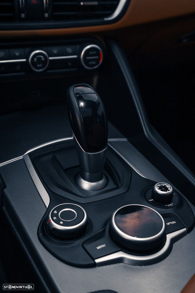 Alfa Romeo Giulia 2.0 T Veloce Ti Q4 AT8 - 5