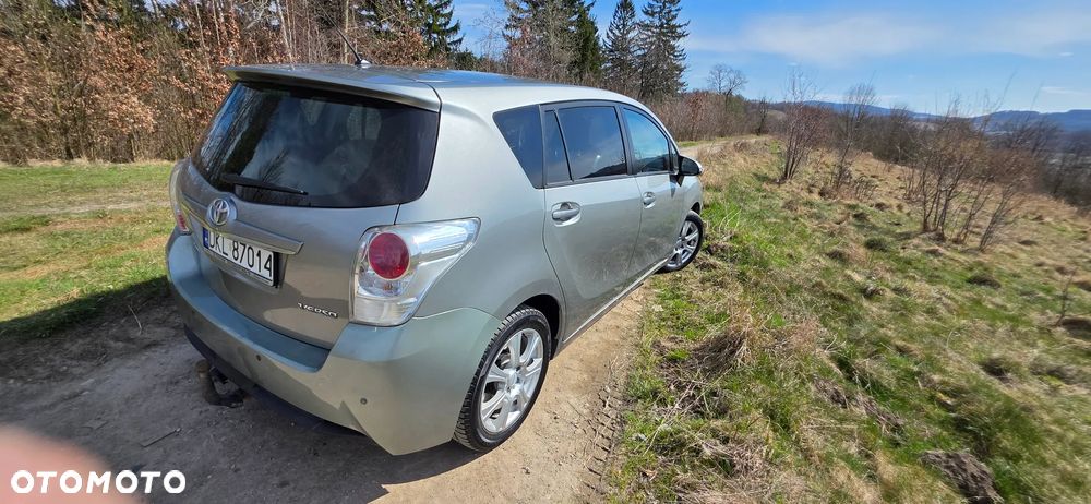 Toyota Verso 2.2 D-4D Automatik 5-Sitzer Comfort - 2
