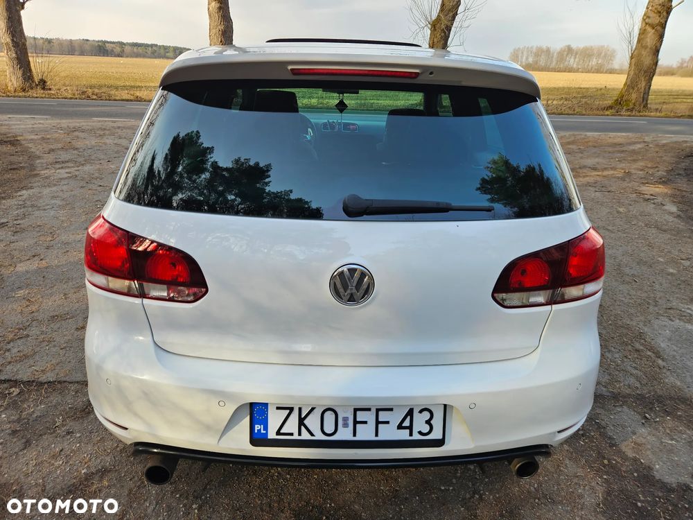 Volkswagen Golf - 6
