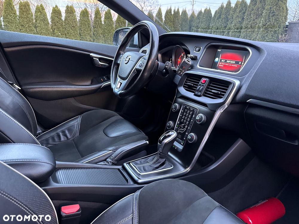 Volvo V40 D3 Geartronic RDesign - 35