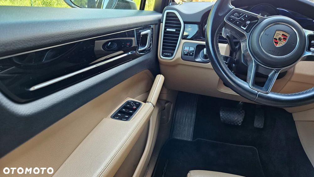 Porsche Cayenne Platinum Edition - 14