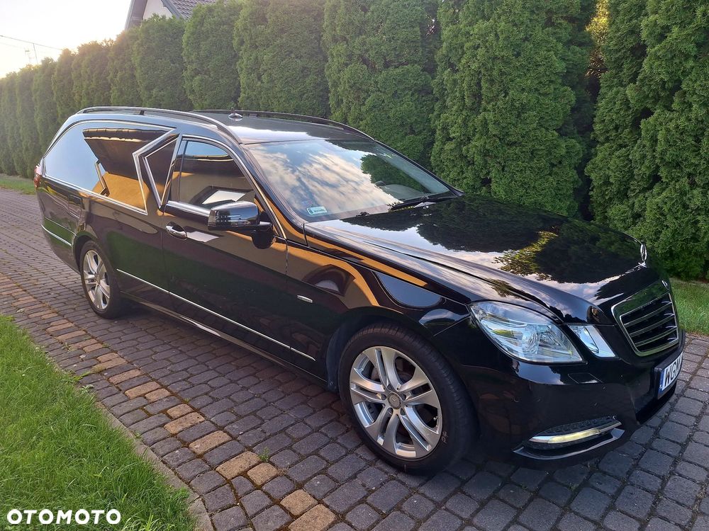 Mercedes-Benz Klasa E 200 CGI BlueEffICIENCY Avantgarde - 1