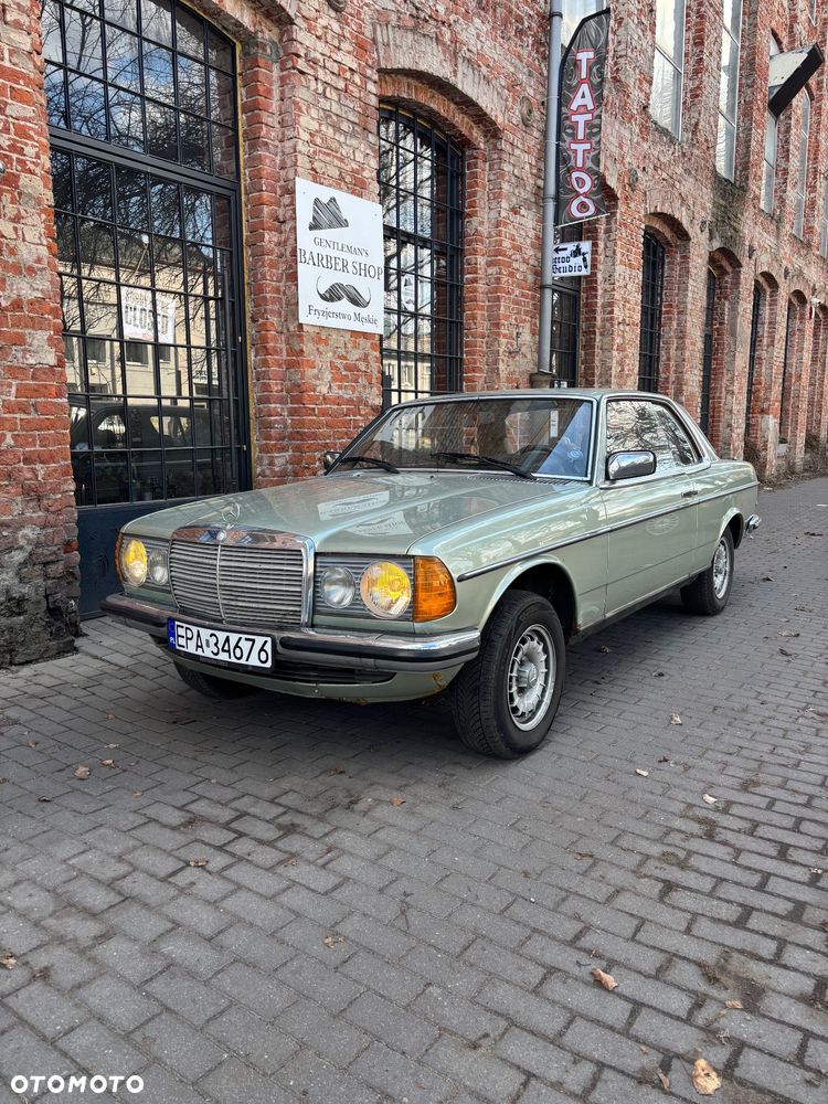 Mercedes-Benz W123 - 1