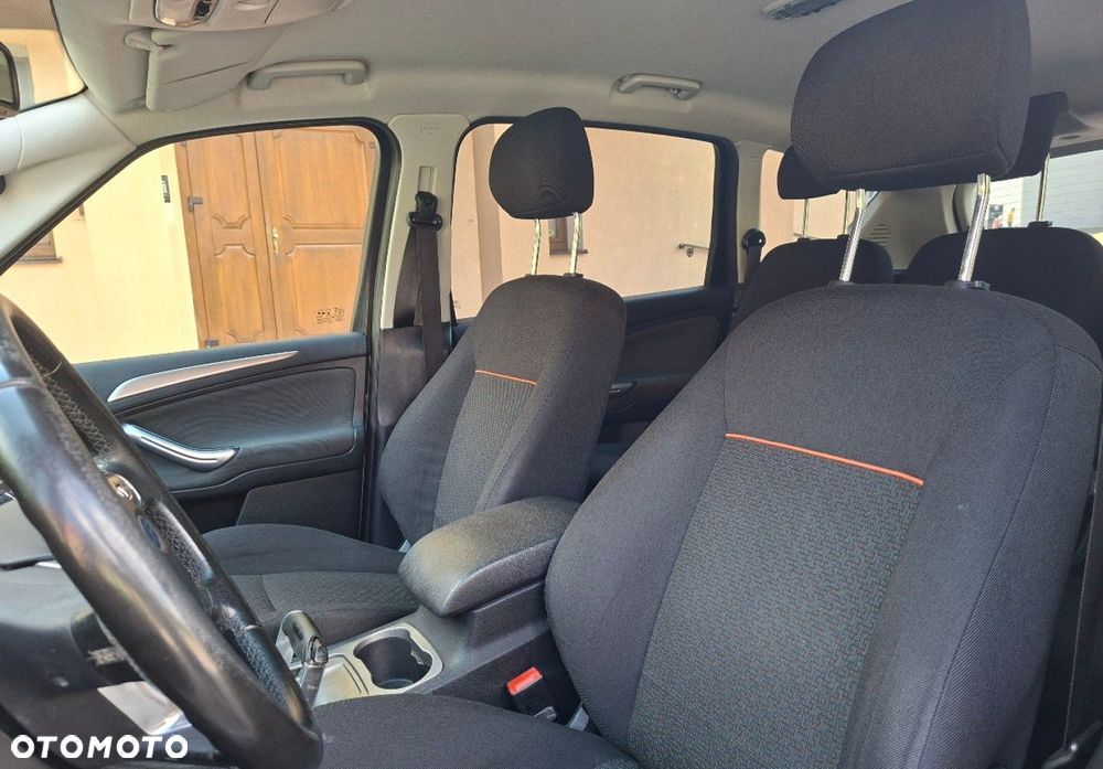 Ford S-Max - 21