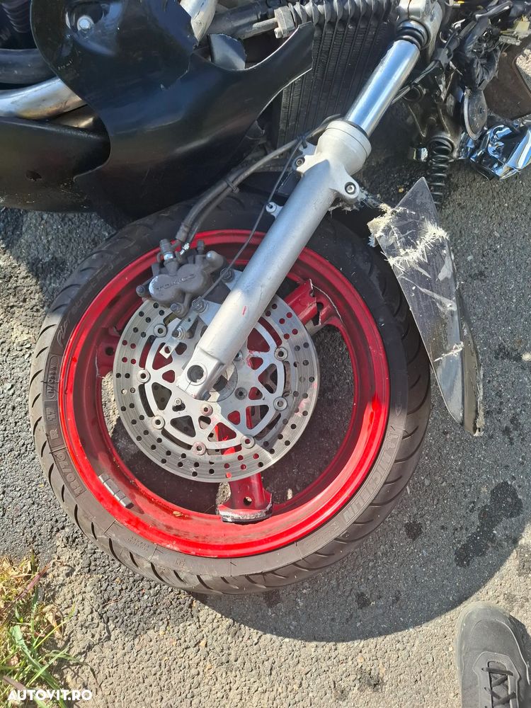 Suzuki GSF - Bandit - 3
