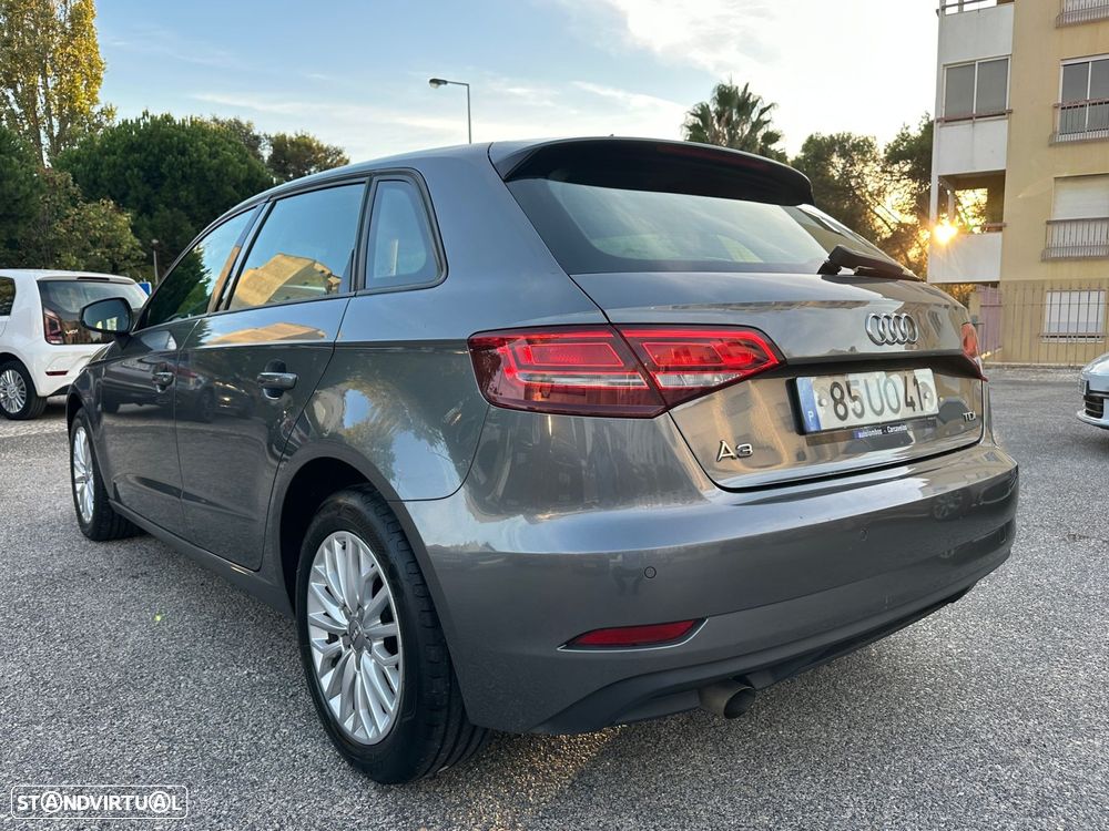 Audi A3 Sportback 1.6 TDI Design - 8