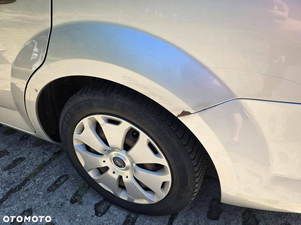 Ford Mondeo 2.0 TDCi Ambiente - 10
