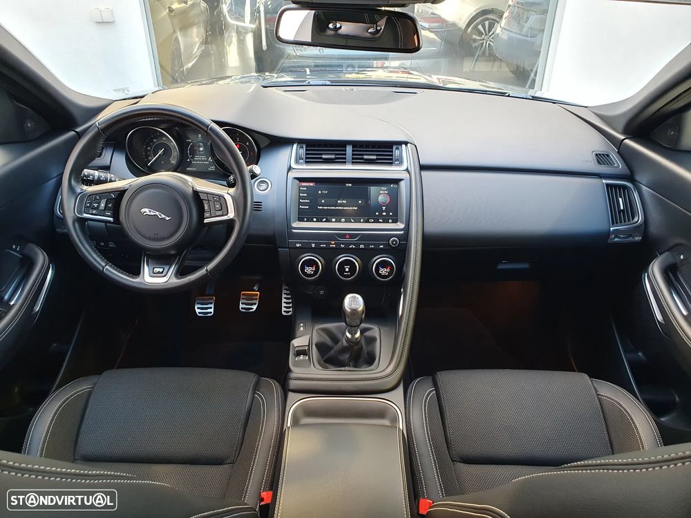 Jaguar E-Pace 2.0 i4D R-Dynamic S - 29